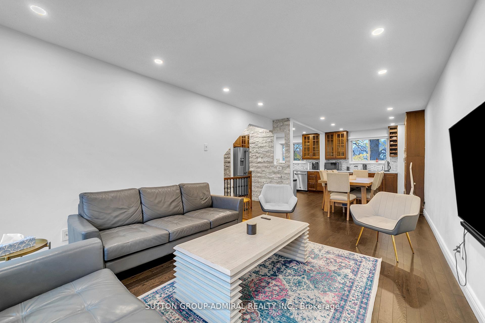 Photo 8 of 40 Stately Way, Markham, Royal Orchard — HOMEH