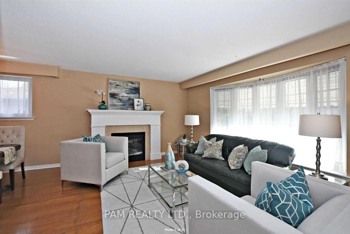 Photo 7 of 13 Bigwin Drive, Aurora, Aurora Heights — HOMEH