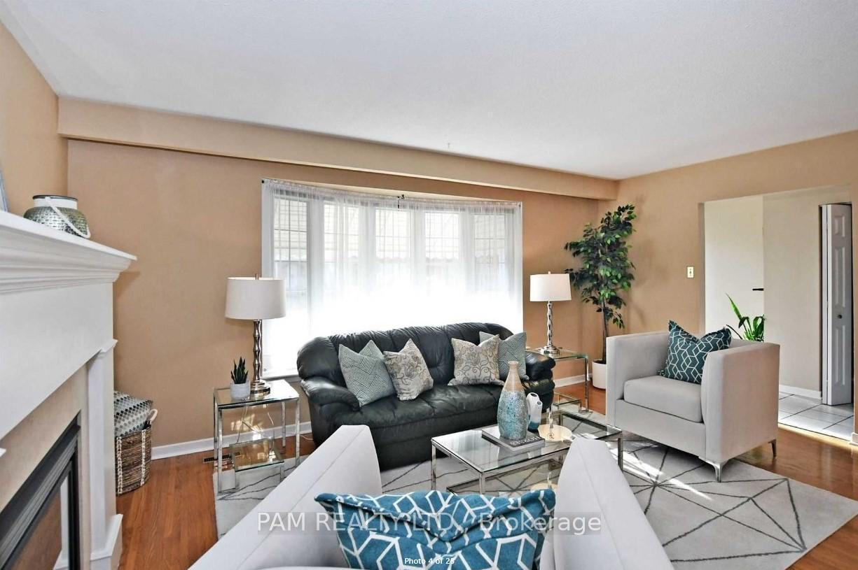 Photo 18 of 13 Bigwin Drive, Aurora, Aurora Heights — HOMEH