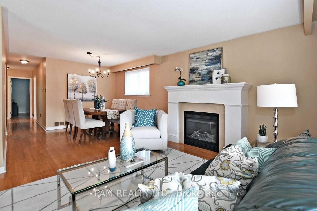 Photo 24 of 13 Bigwin Drive, Aurora, Aurora Heights — HOMEH
