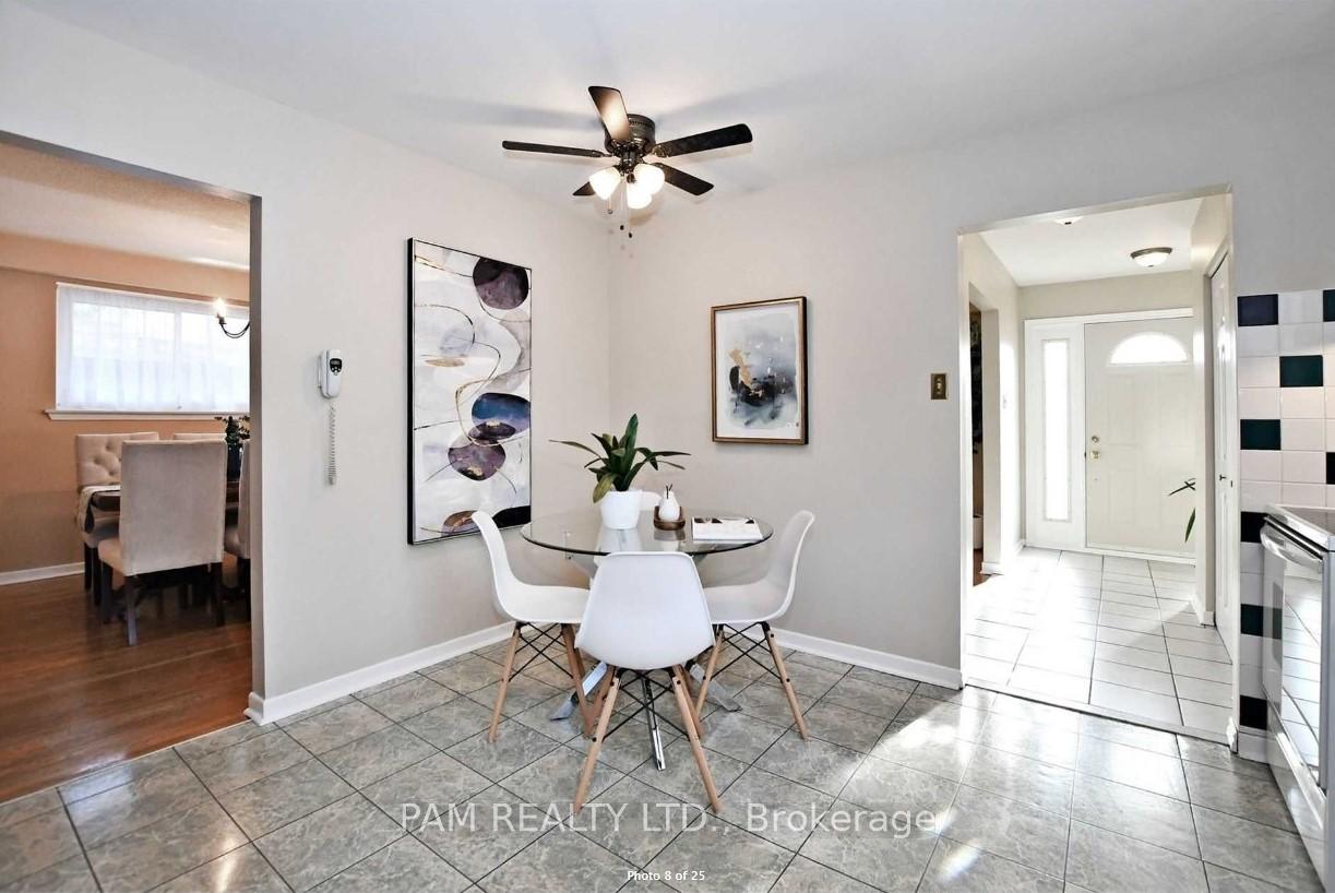 Photo 3 of 13 Bigwin Drive, Aurora, Aurora Heights — HOMEH