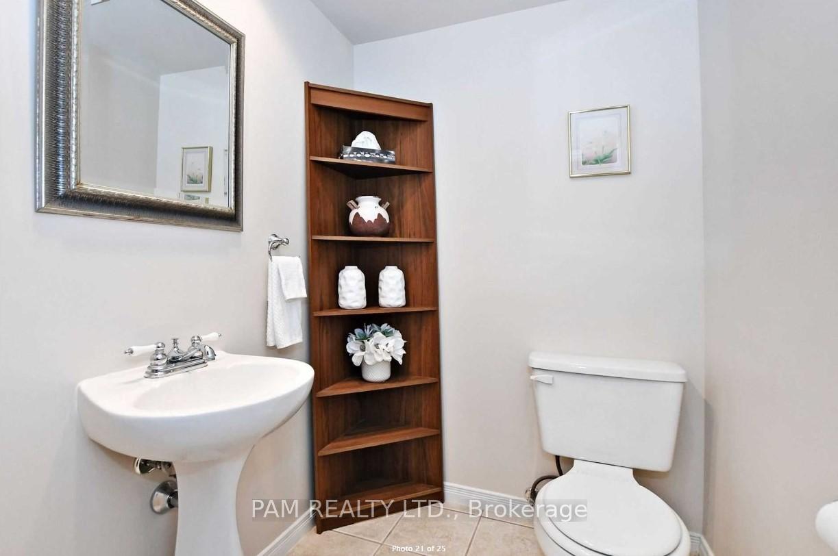 Photo 16 of 13 Bigwin Drive, Aurora, Aurora Heights — HOMEH