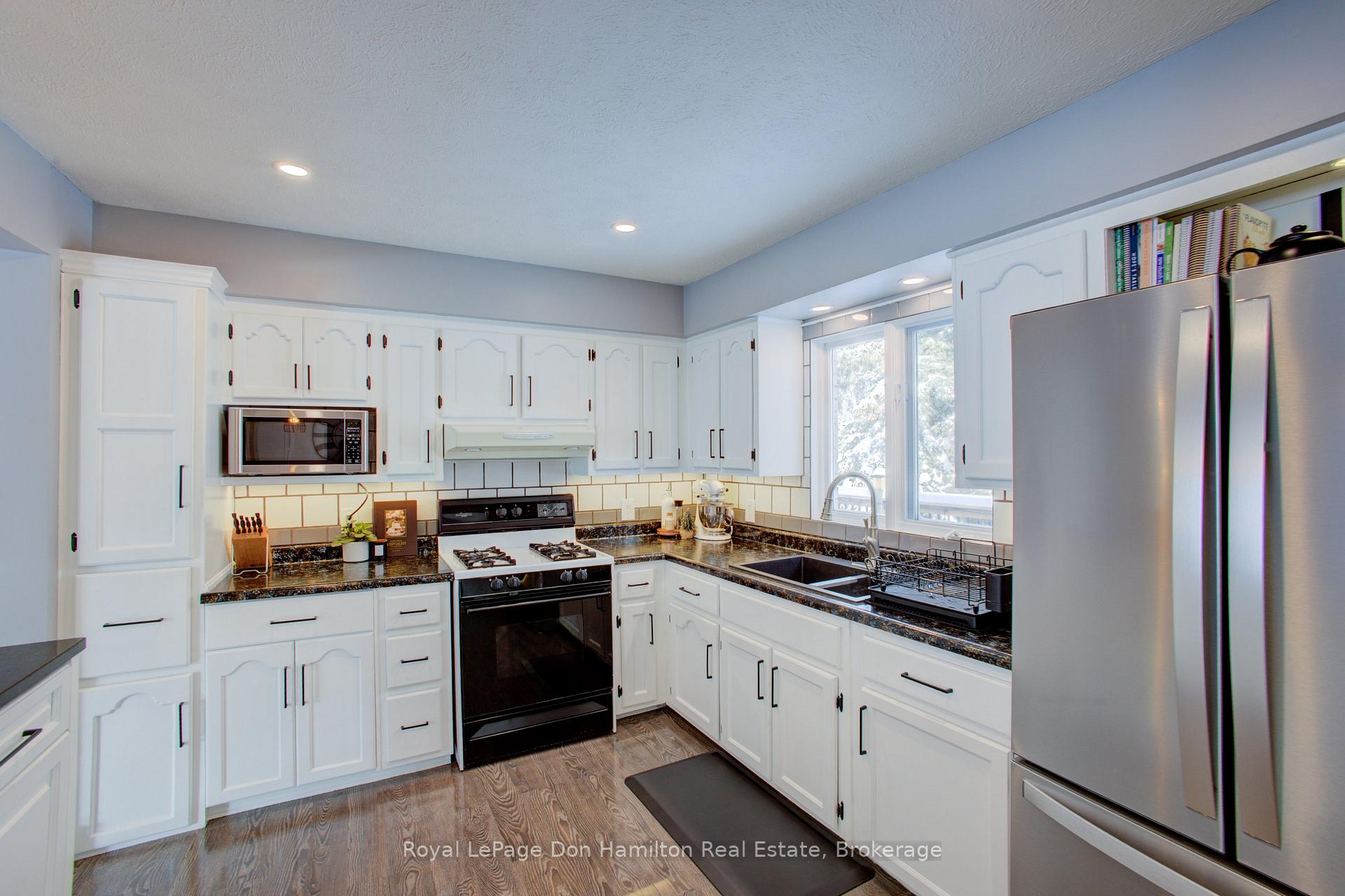 Photo 16 of 675 Prospect Street, Minto — HOMEH