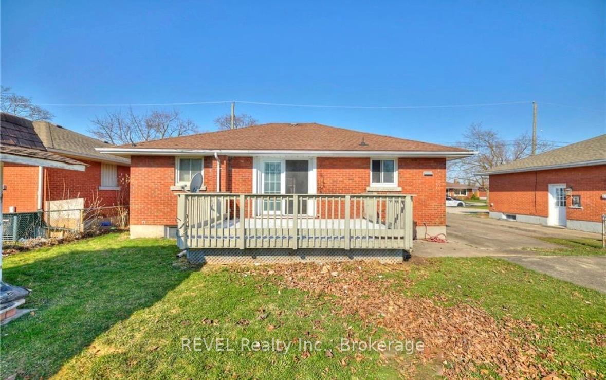 Photo 2 of Unit UPPER, 7182 Adams Avenue, Niagara Falls, Arad/Fallsview — HOMEH
