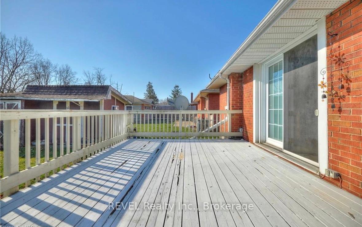Photo 3 of Unit UPPER, 7182 Adams Avenue, Niagara Falls, Arad/Fallsview — HOMEH