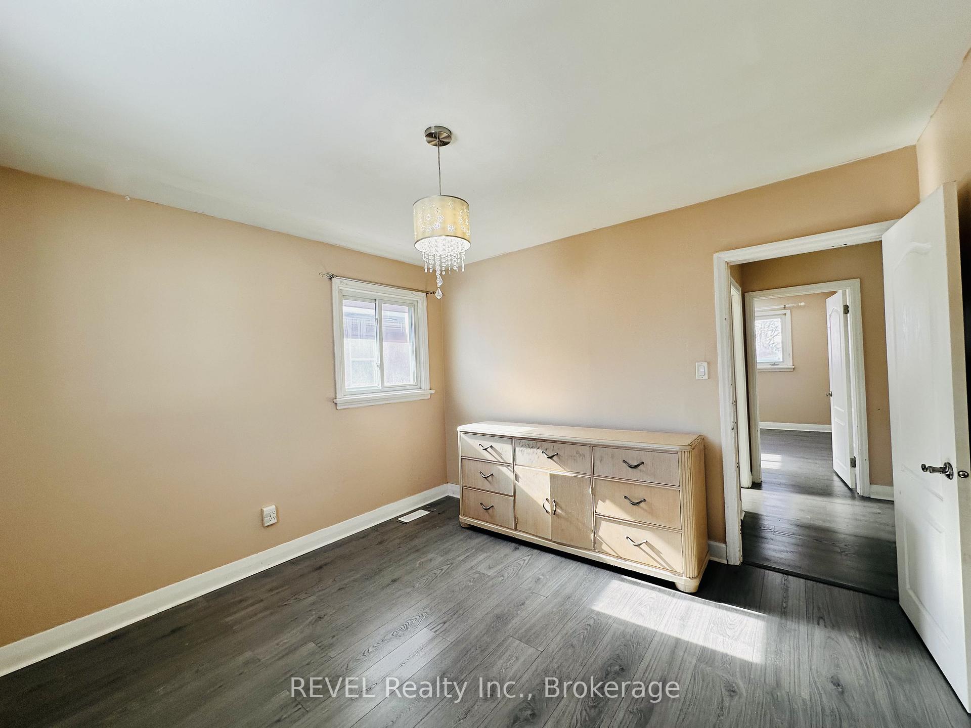 Photo 11 of Unit UPPER, 7182 Adams Avenue, Niagara Falls, Arad/Fallsview — HOMEH