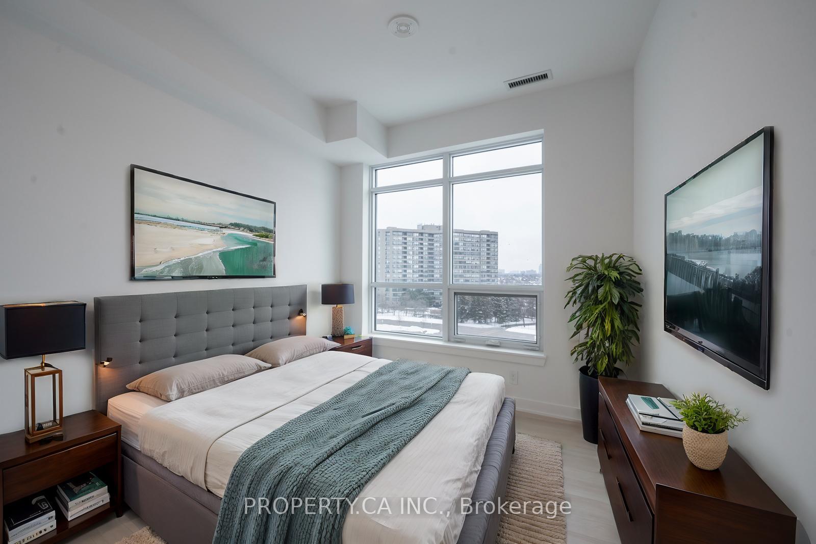 Photo 5 of Unit 512, 30 Upper Mall Way, Vaughan, Brownridge — HOMEH