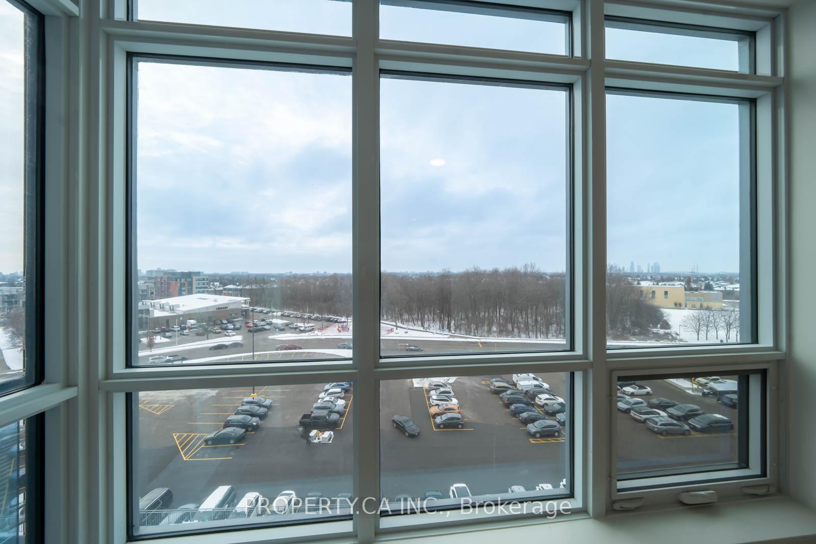 Photo 4 of Unit 512, 30 Upper Mall Way, Vaughan, Brownridge — HOMEH