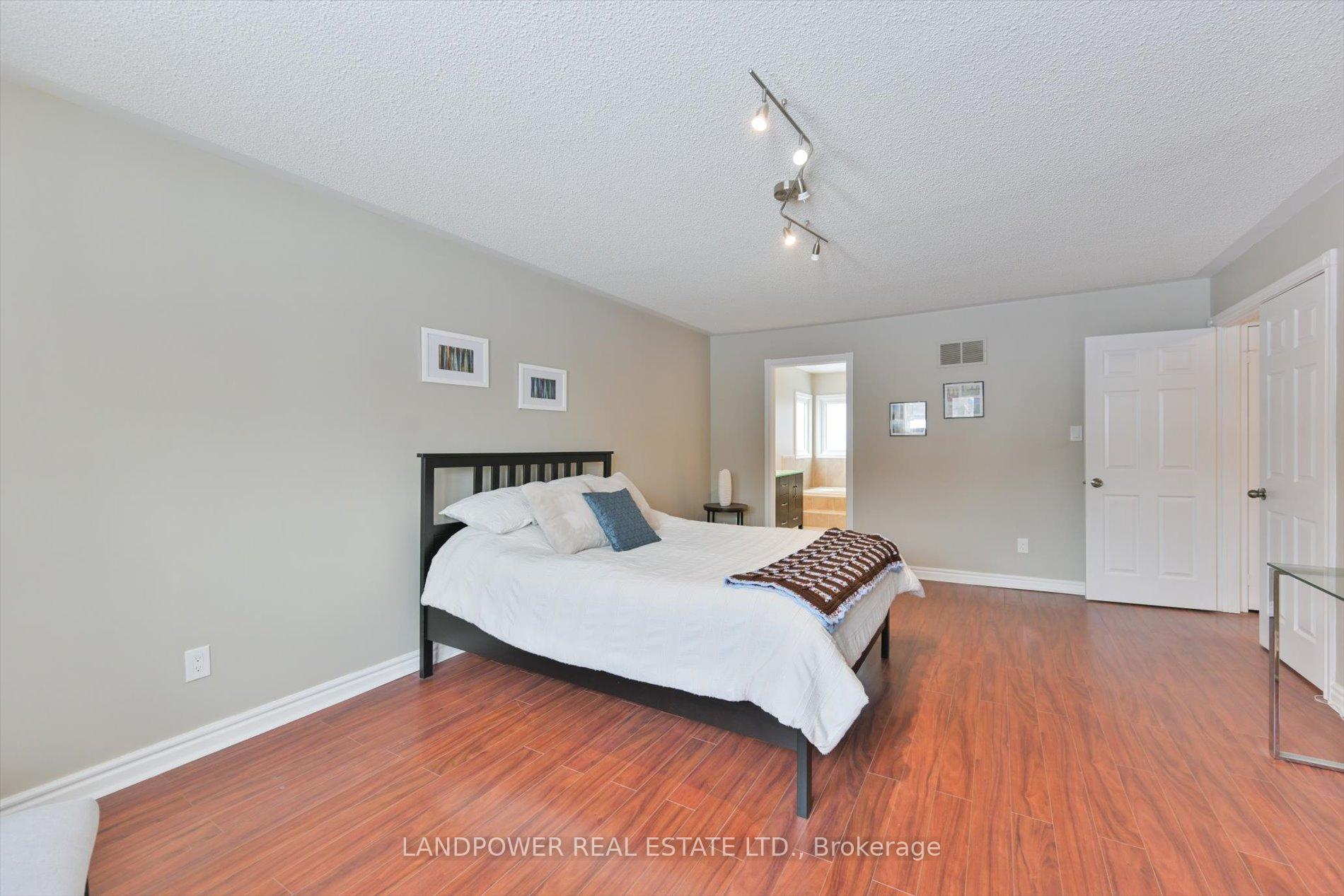 Photo 41 of 45 Hollingham Road, Markham, Unionville — HOMEH