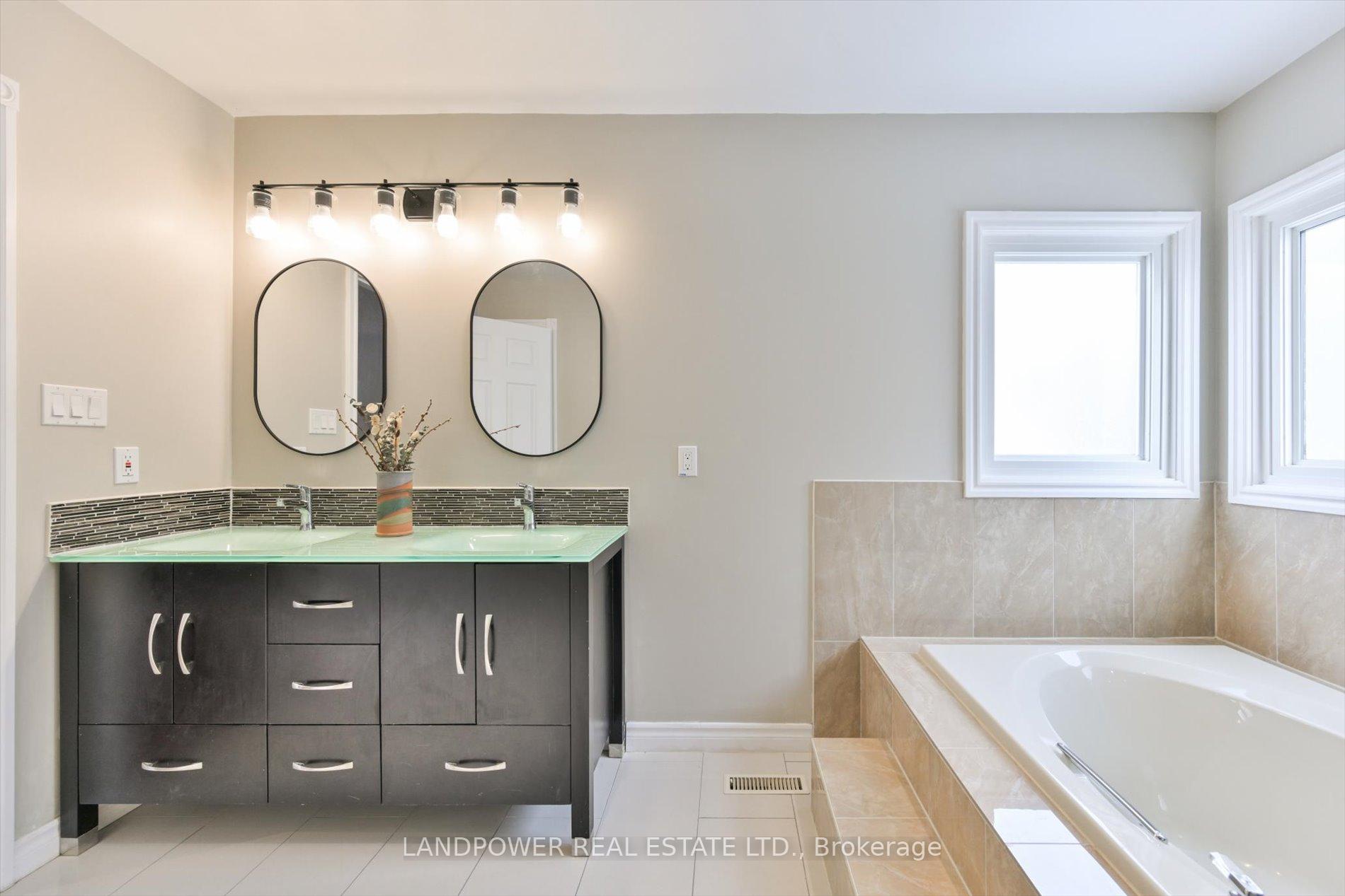 Photo 22 of 45 Hollingham Road, Markham, Unionville — HOMEH