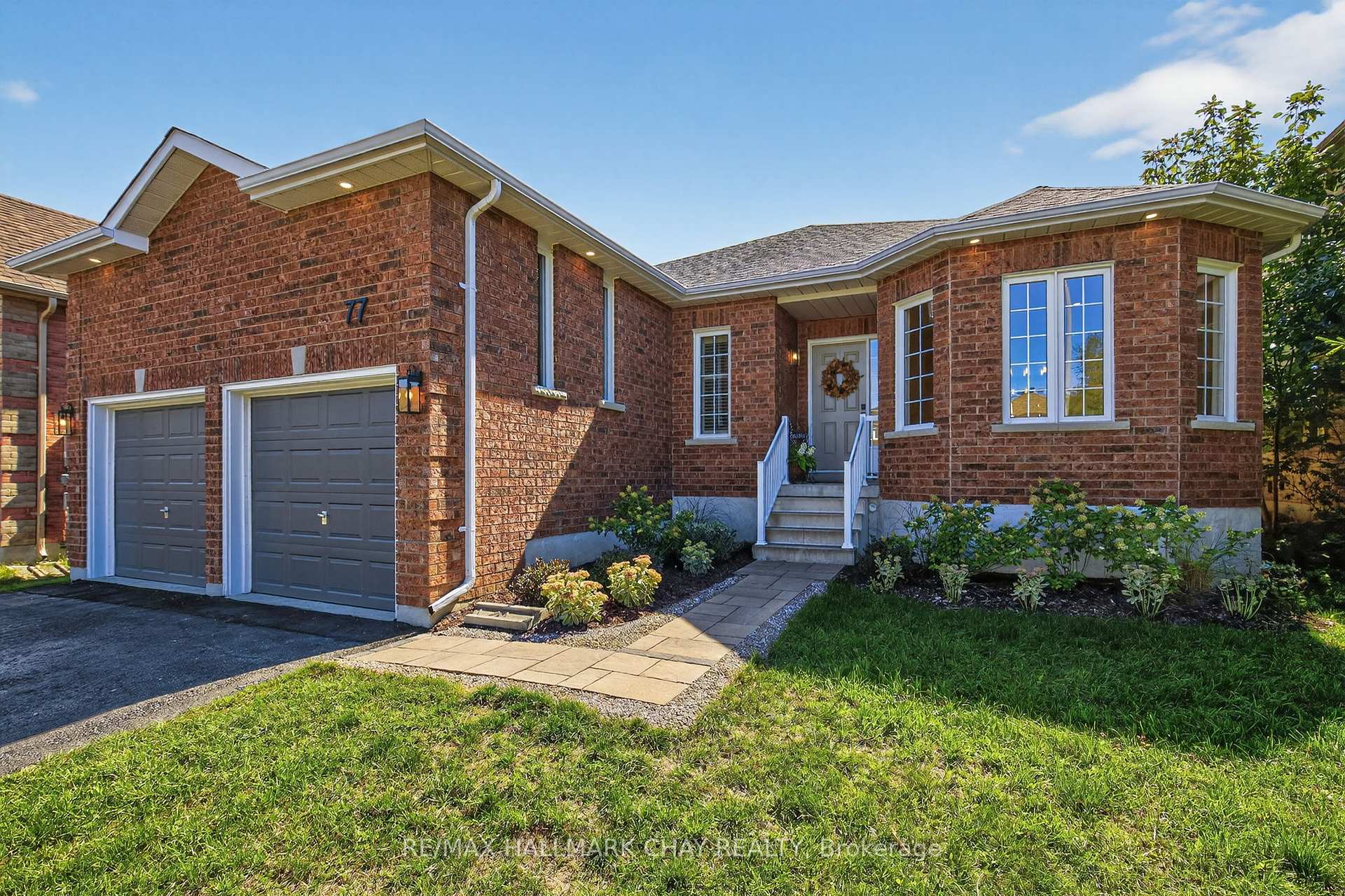 Photo 2 of 77 Jessica Drive, Barrie, Painswick South — HOMEH