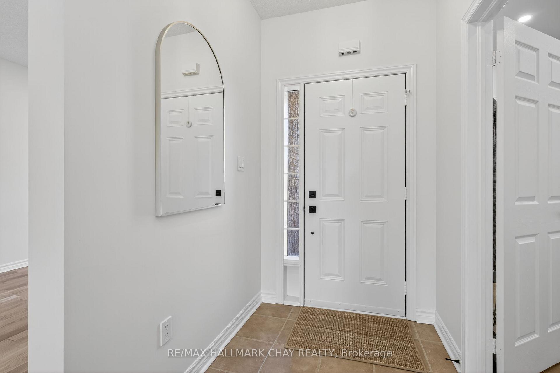 Photo 4 of 77 Jessica Drive, Barrie, Painswick South — HOMEH