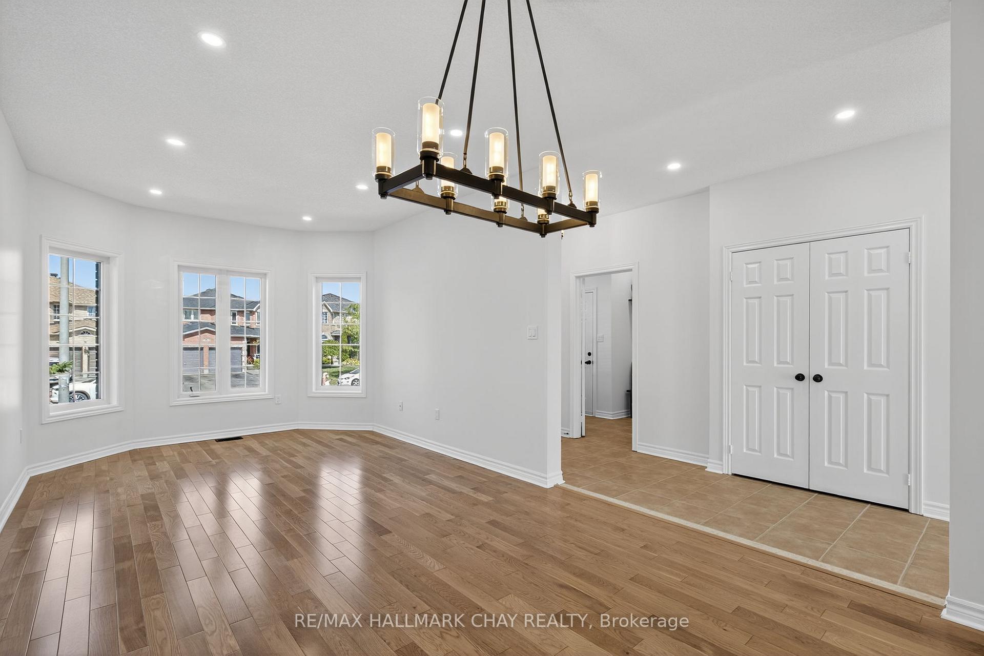 Photo 7 of 77 Jessica Drive, Barrie, Painswick South — HOMEH