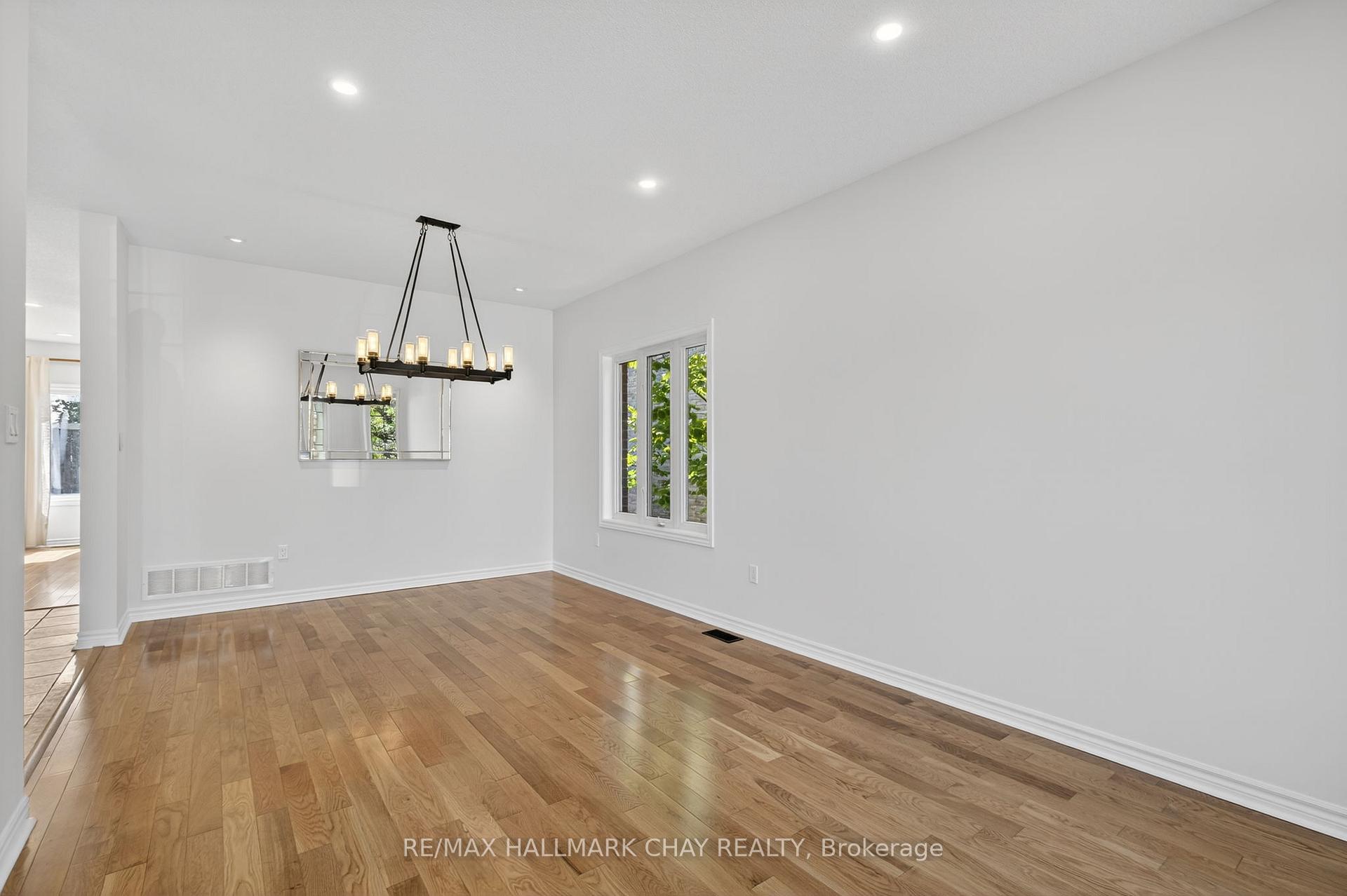 Photo 9 of 77 Jessica Drive, Barrie, Painswick South — HOMEH