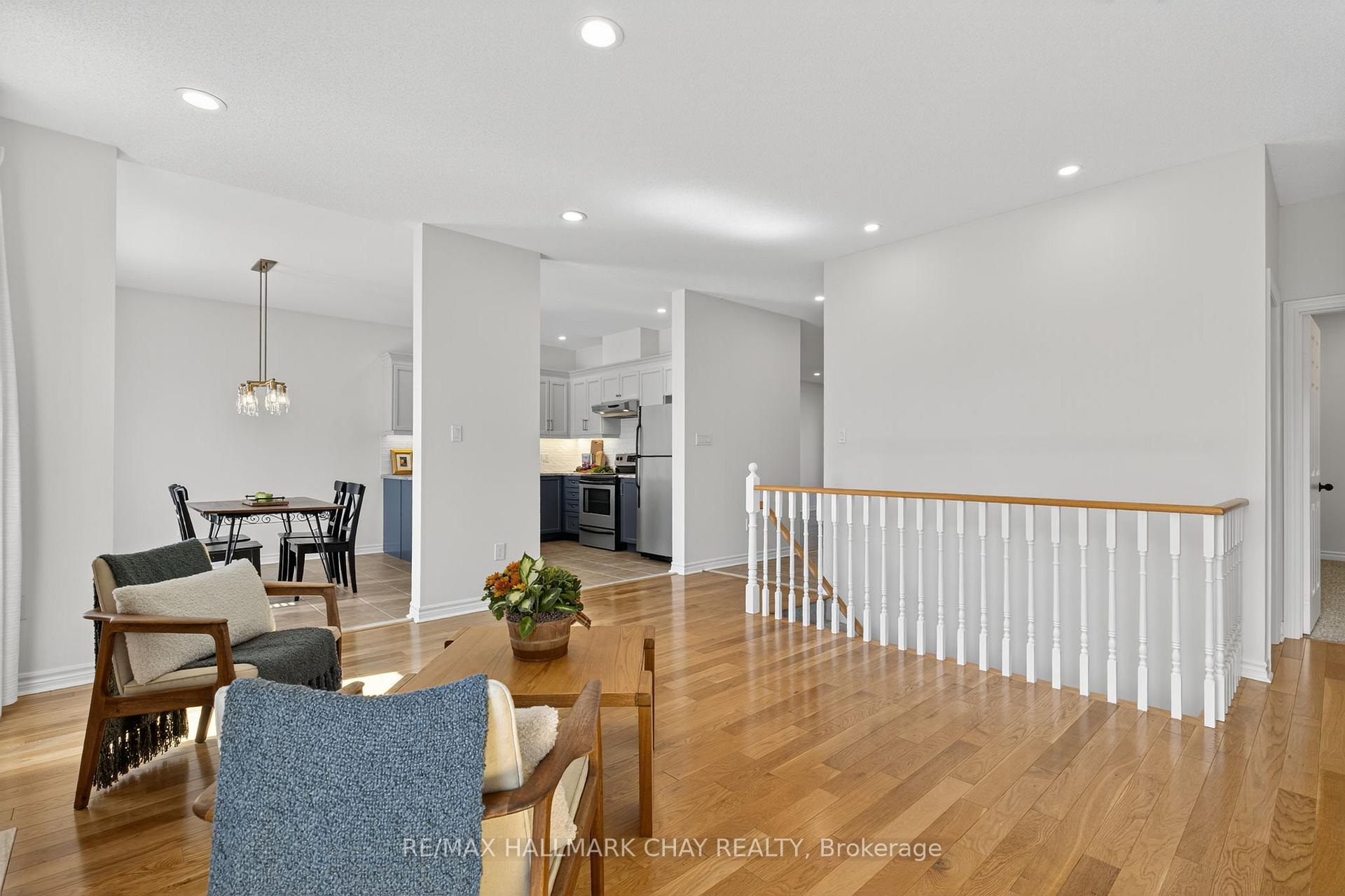 Photo 21 of 77 Jessica Drive, Barrie, Painswick South — HOMEH