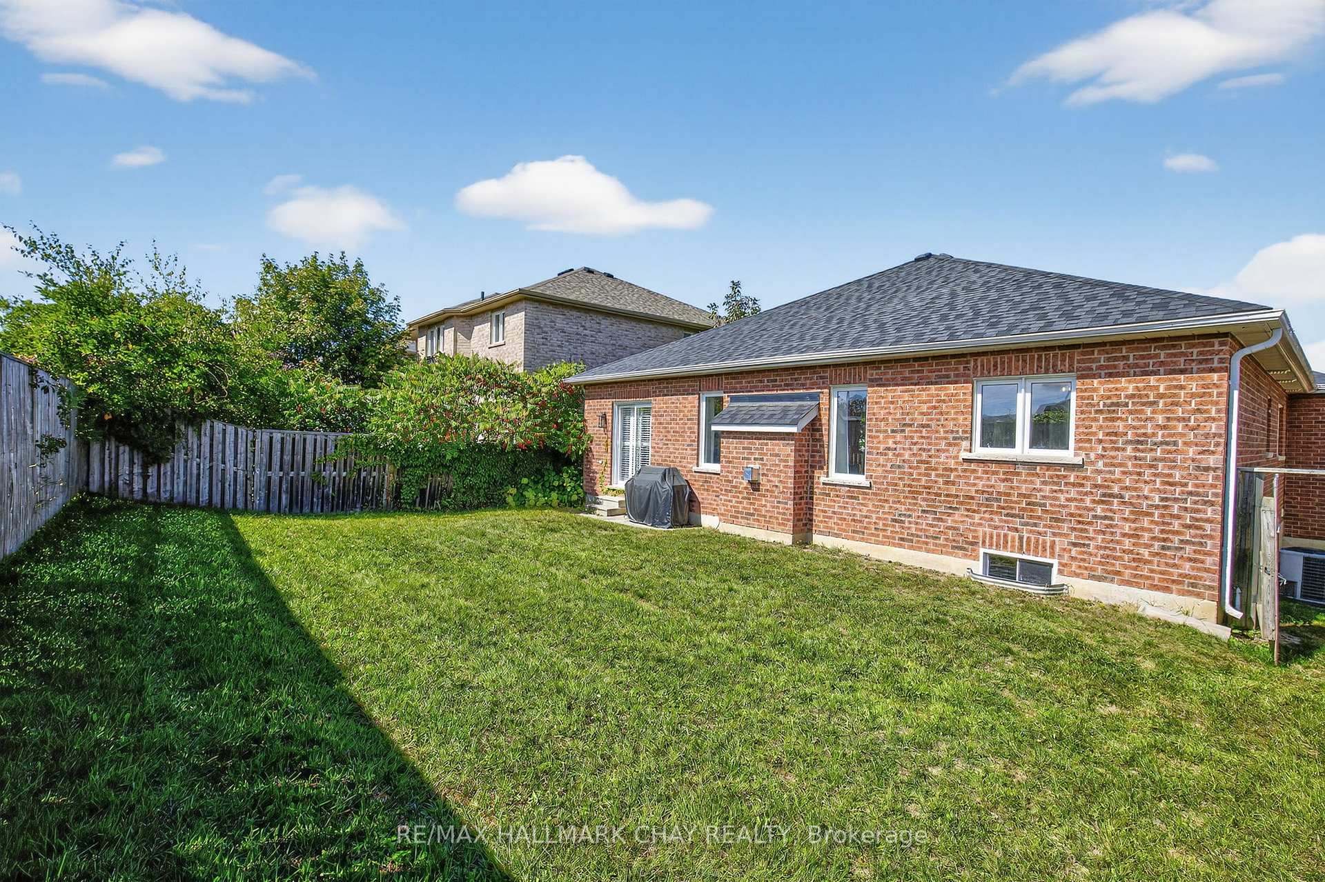 Photo 34 of 77 Jessica Drive, Barrie, Painswick South — HOMEH