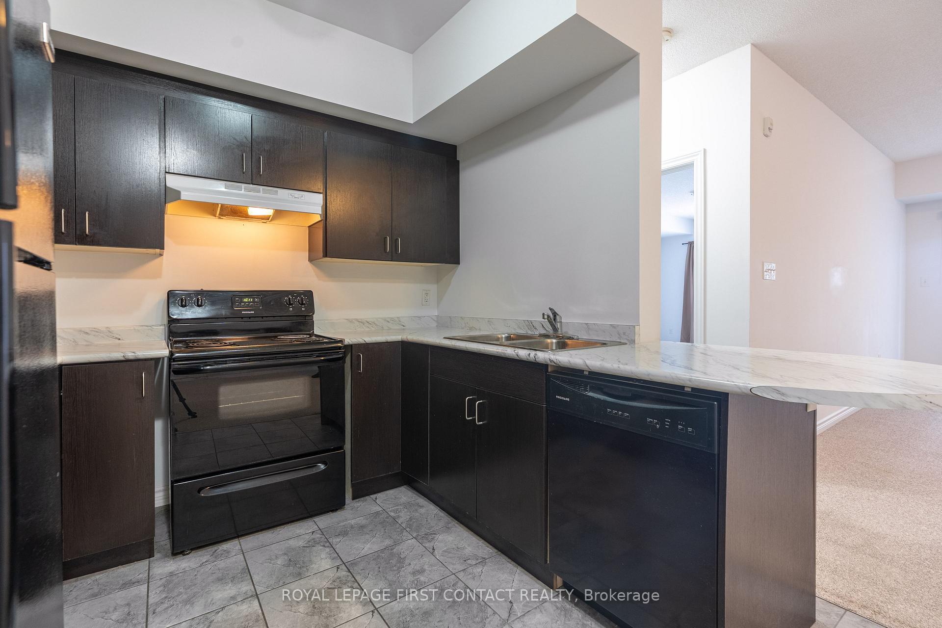 Photo 11 of Unit 311, 720 Yonge Street, Barrie, Rural Barrie Southwest — HOMEH