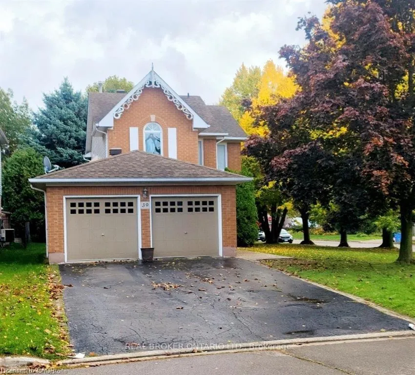 Photo 2 of 39 Sable Drive, Hamilton, Meadowlands — HOMEH