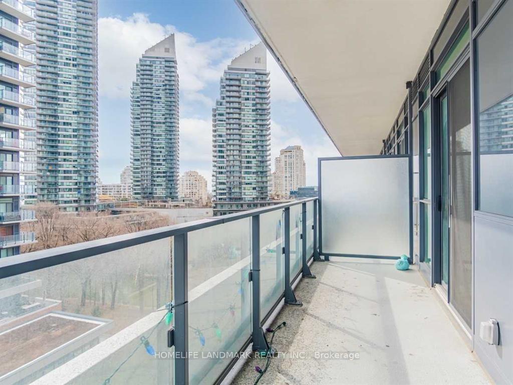 Photo 7 of Unit 703, 10 Park Lawn Road, Etobicoke, Mimico — HOMEH