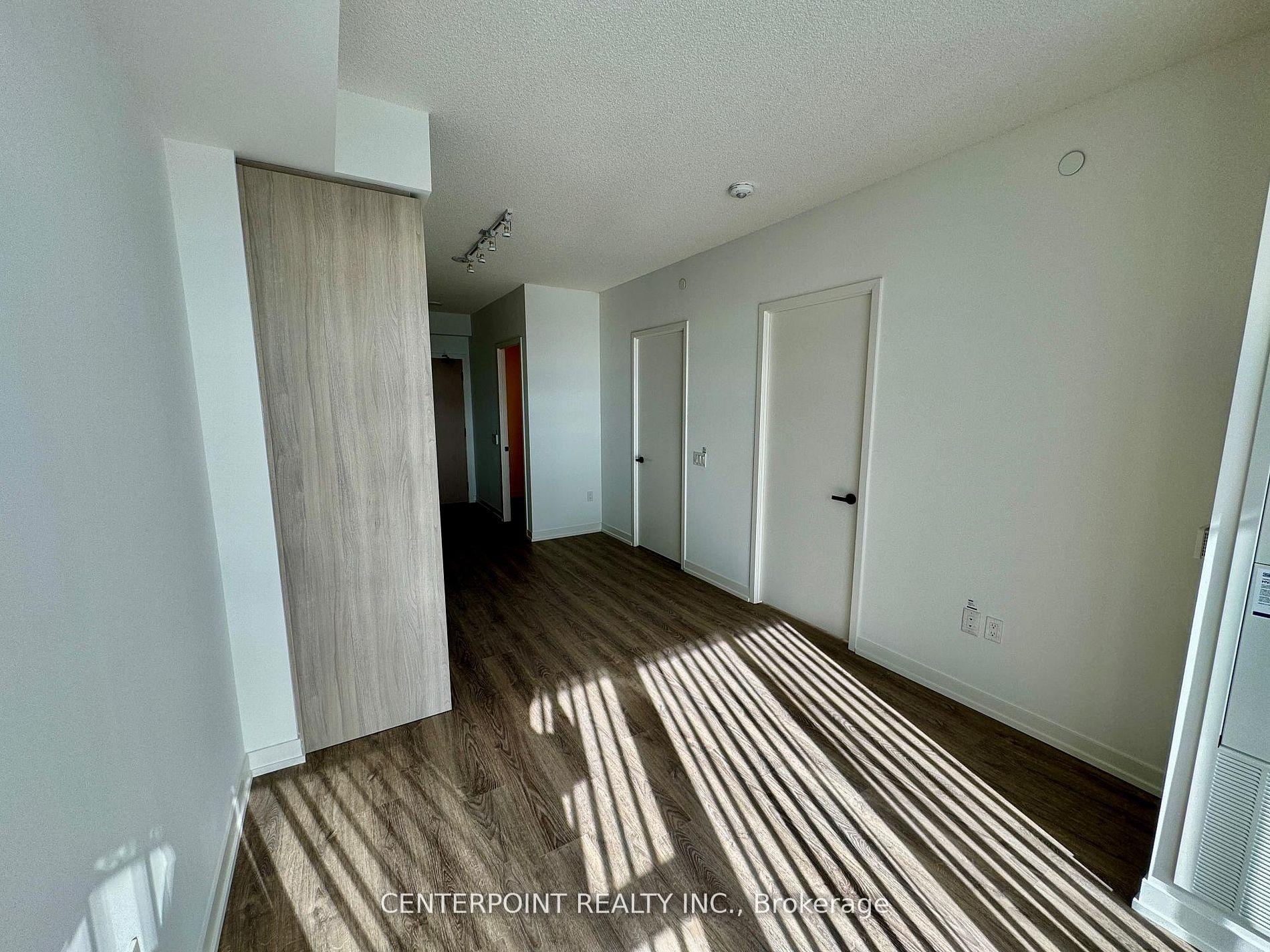 Photo 8 of Unit 810, 8 Interchange Way, Vaughan, Vaughan Corporate Centre — HOMEH