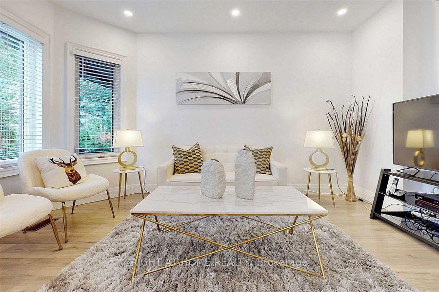 Photo 2 of Unit 2, 735 New Westminster Drive, Vaughan, Brownridge — HOMEH