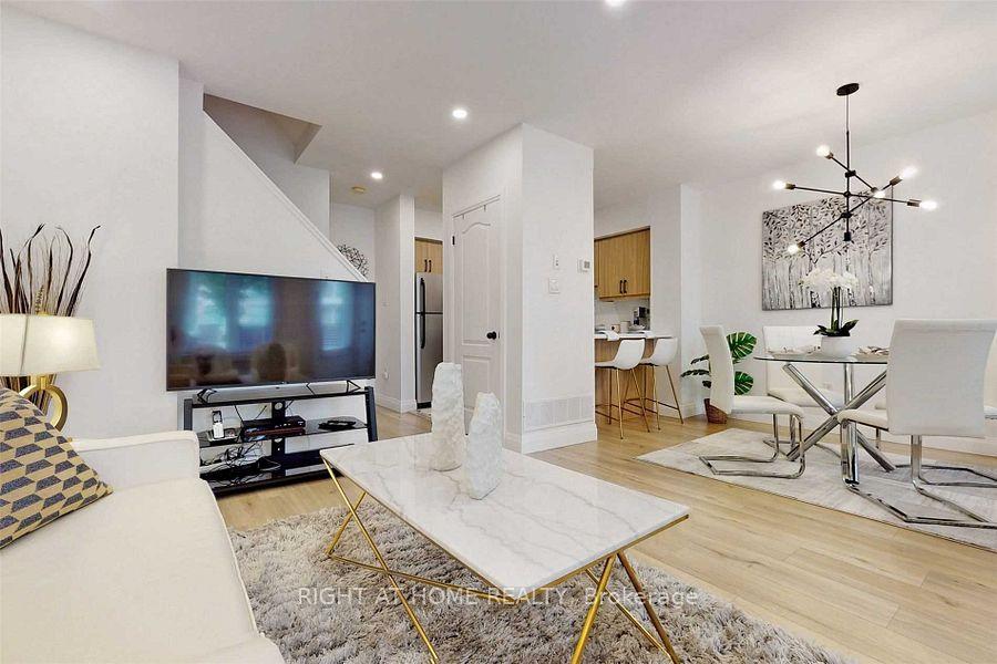Photo 5 of Unit 2, 735 New Westminster Drive, Vaughan, Brownridge — HOMEH