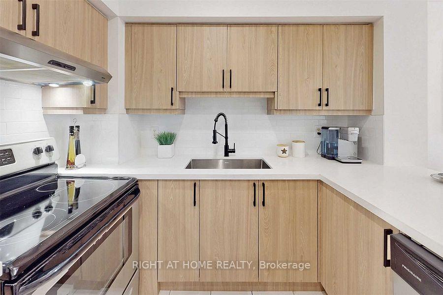 Photo 23 of Unit 2, 735 New Westminster Drive, Vaughan, Brownridge — HOMEH