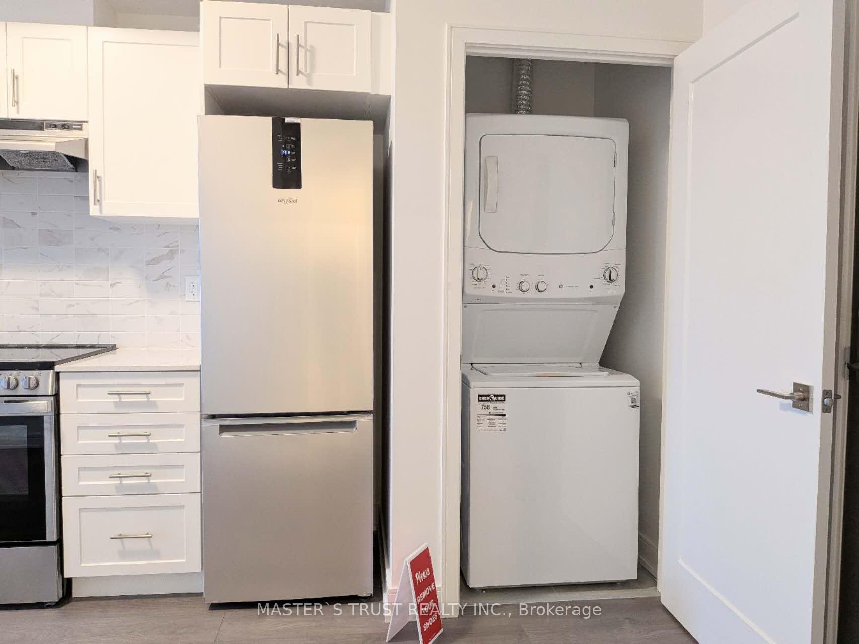 Photo 2 of Unit 1007, 715 Davis Drive, Newmarket, Huron Heights-Leslie Valley — HOMEH