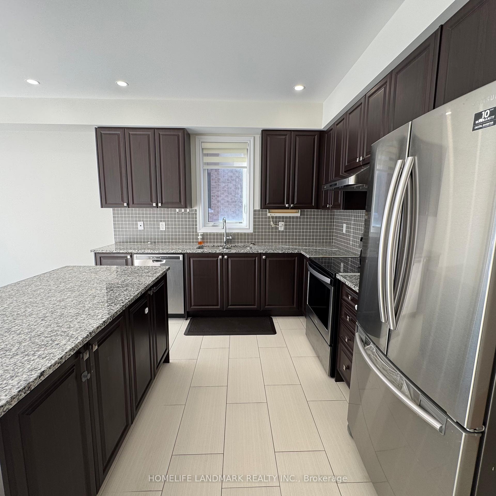 Photo 25 of 43 George Peach Avenue, Markham, Victoria Square — HOMEH