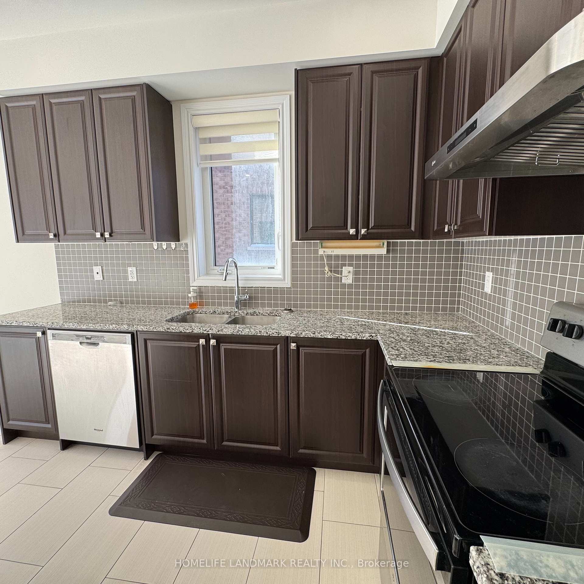Photo 6 of 43 George Peach Avenue, Markham, Victoria Square — HOMEH