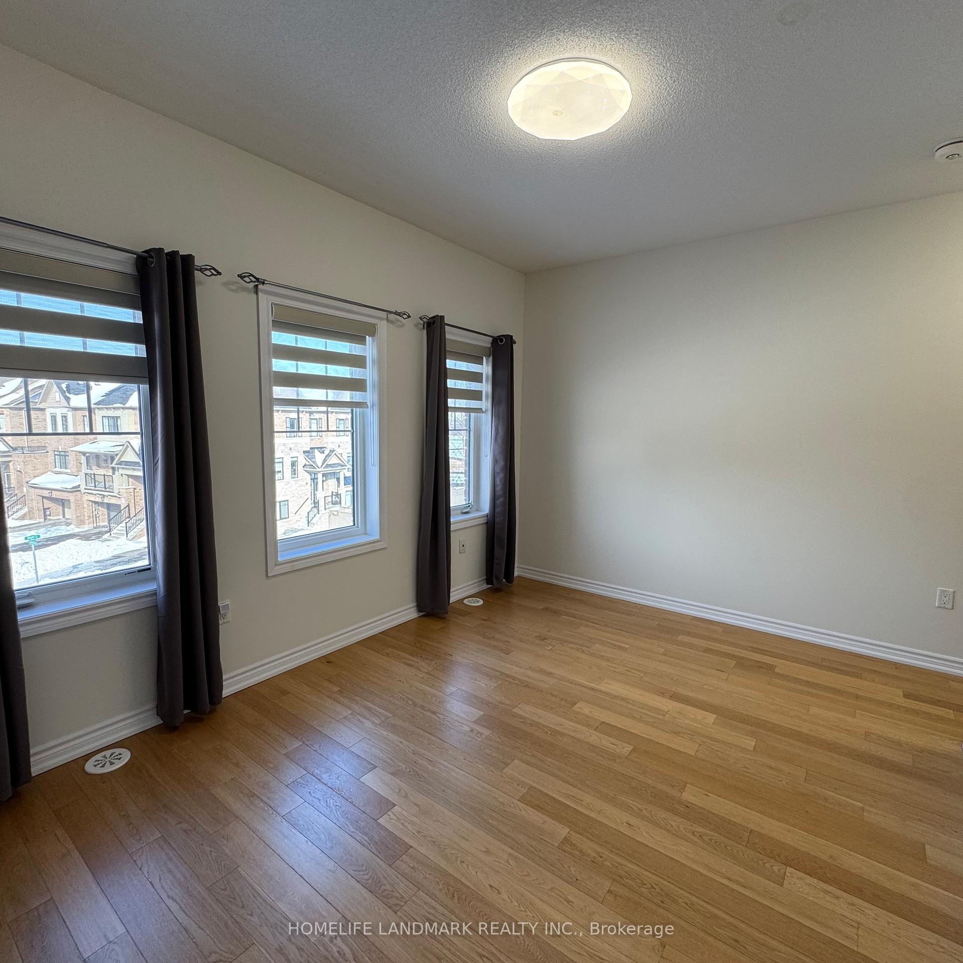 Photo 19 of 43 George Peach Avenue, Markham, Victoria Square — HOMEH