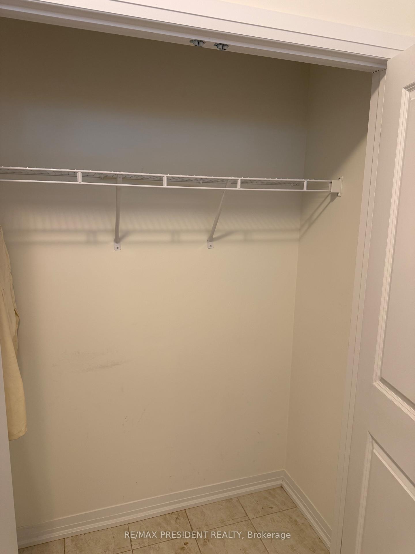 Photo 2 of 21 Velvet Way, Thorold, Rolling Meadows — HOMEH