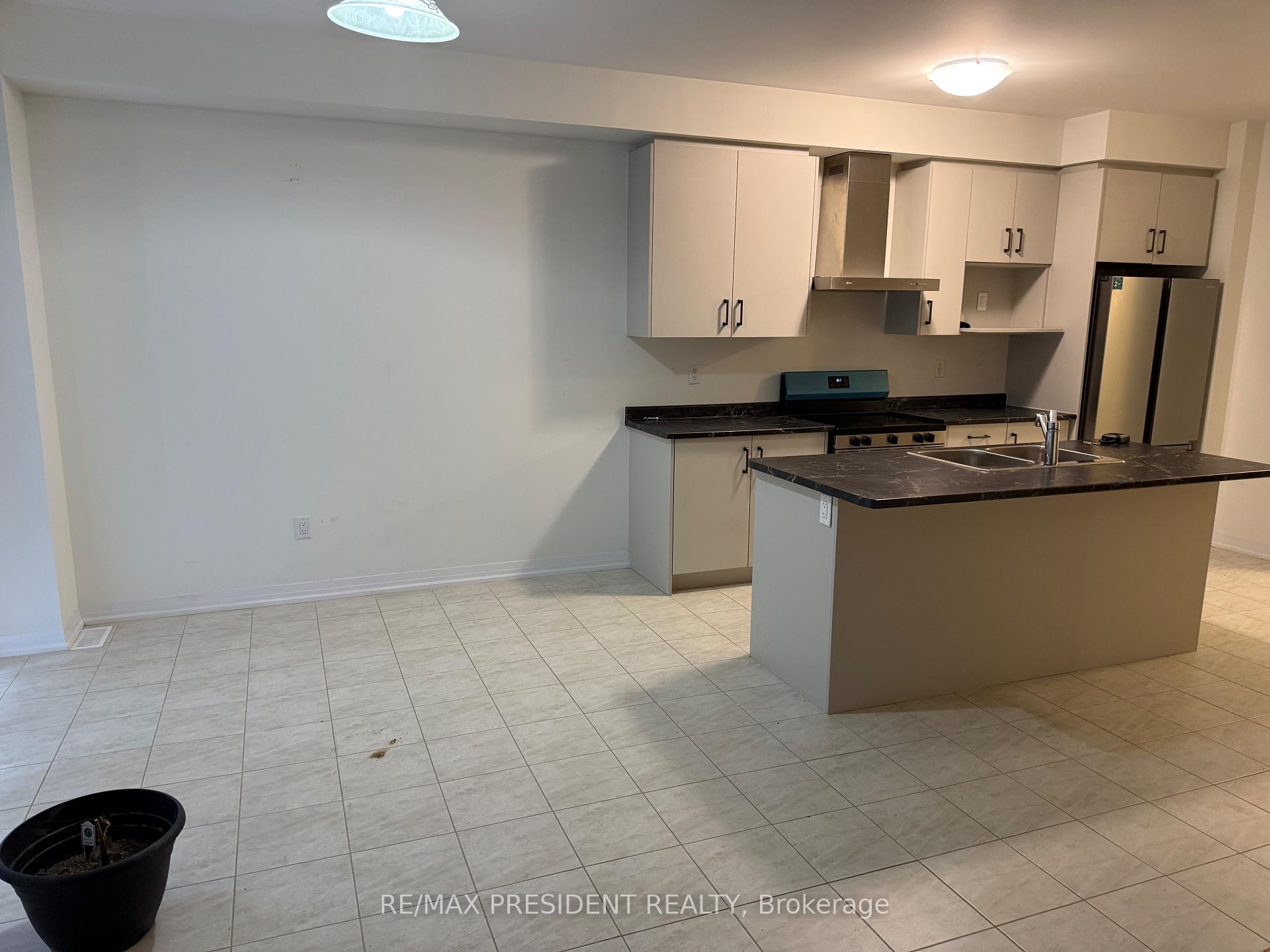 Photo 4 of 21 Velvet Way, Thorold, Rolling Meadows — HOMEH