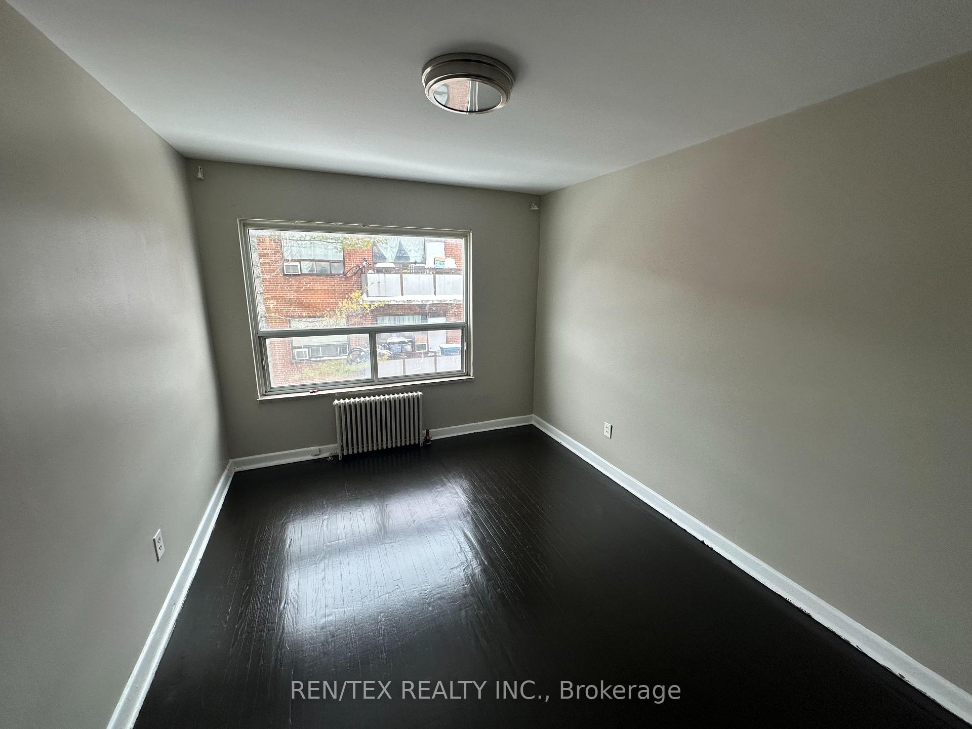 Photo 5 of Unit 9, 32 Hotspur Road, Toronto, Englemount-Lawrence — HOMEH
