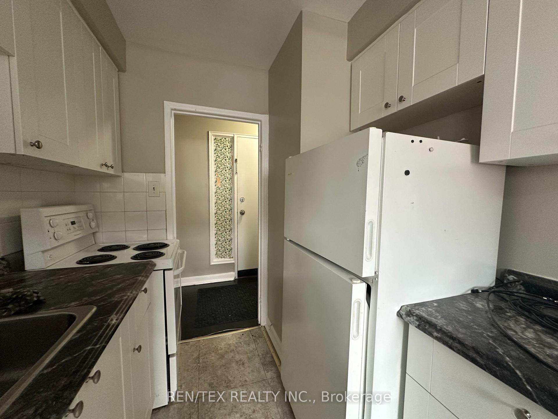 Photo 8 of Unit 9, 32 Hotspur Road, Toronto, Englemount-Lawrence — HOMEH