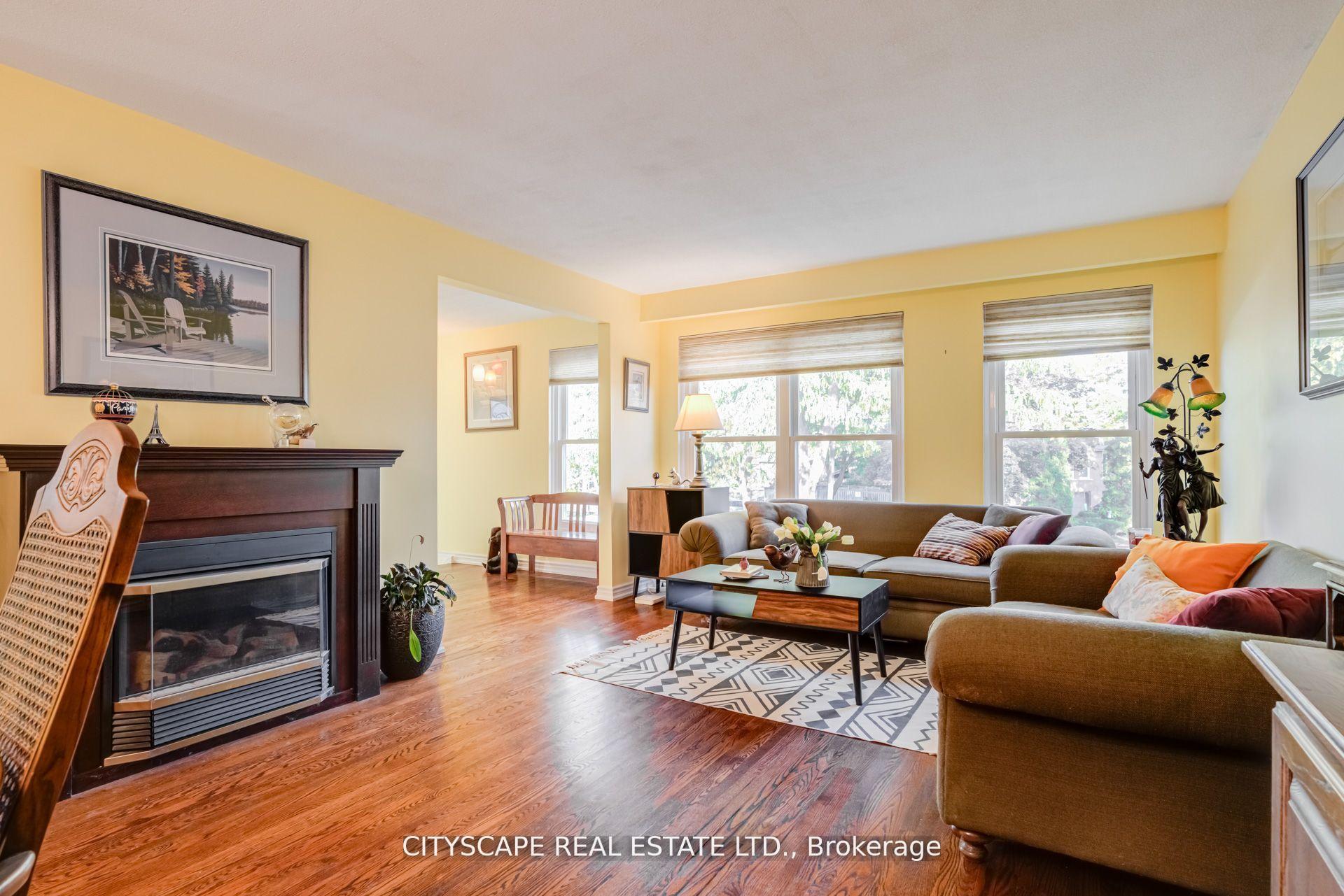 Photo 2 of 22 Jade Crescent, Brampton, Northgate — HOMEH