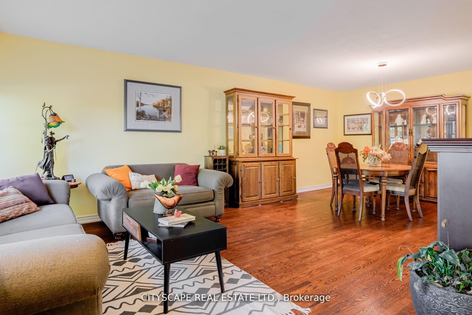 Photo 3 of 22 Jade Crescent, Brampton, Northgate — HOMEH