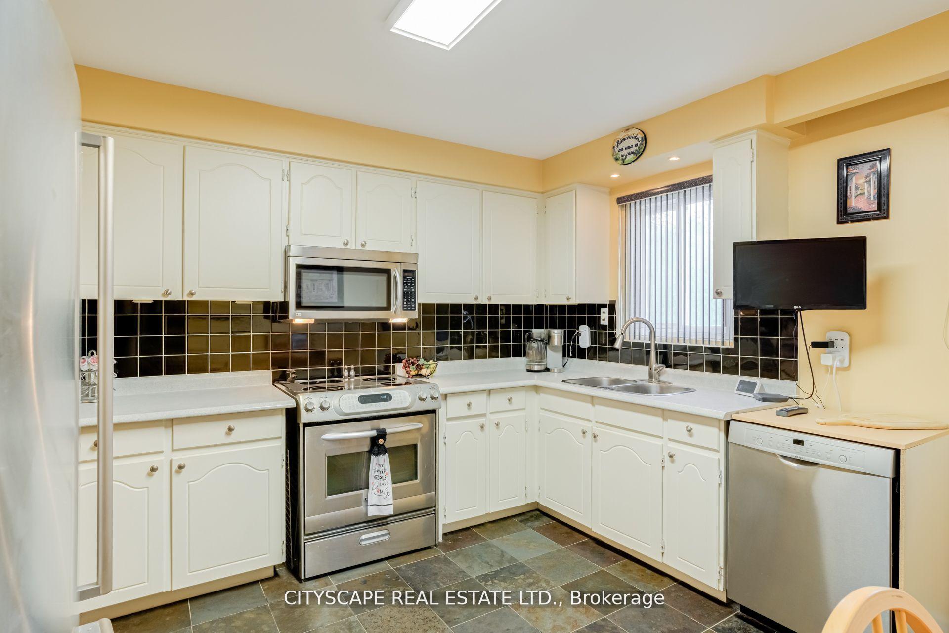Photo 6 of 22 Jade Crescent, Brampton, Northgate — HOMEH