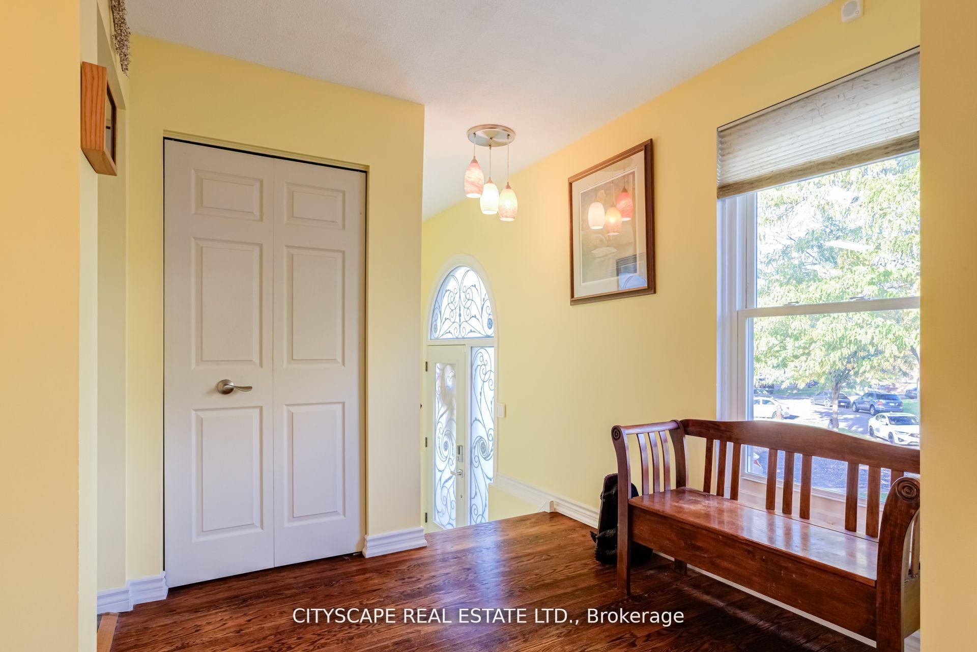 Photo 8 of 22 Jade Crescent, Brampton, Northgate — HOMEH