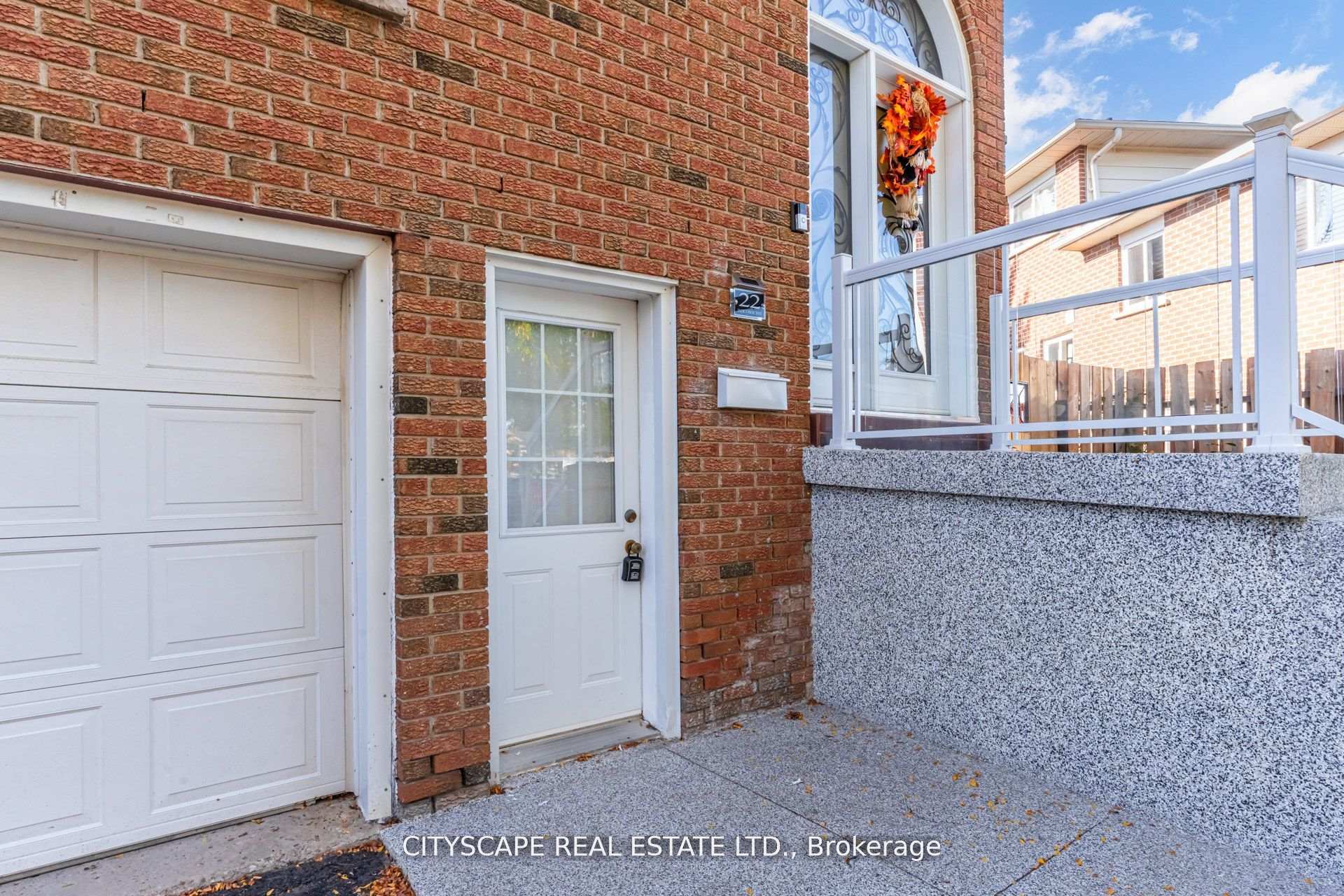 Photo 14 of 22 Jade Crescent, Brampton, Northgate — HOMEH