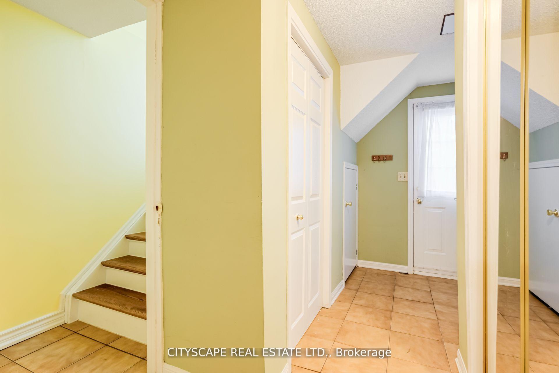 Photo 15 of 22 Jade Crescent, Brampton, Northgate — HOMEH