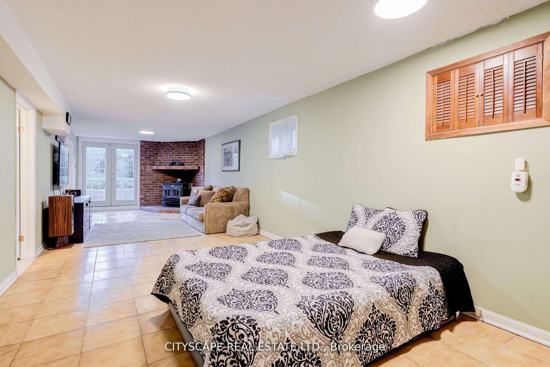 Photo 17 of 22 Jade Crescent, Brampton, Northgate — HOMEH