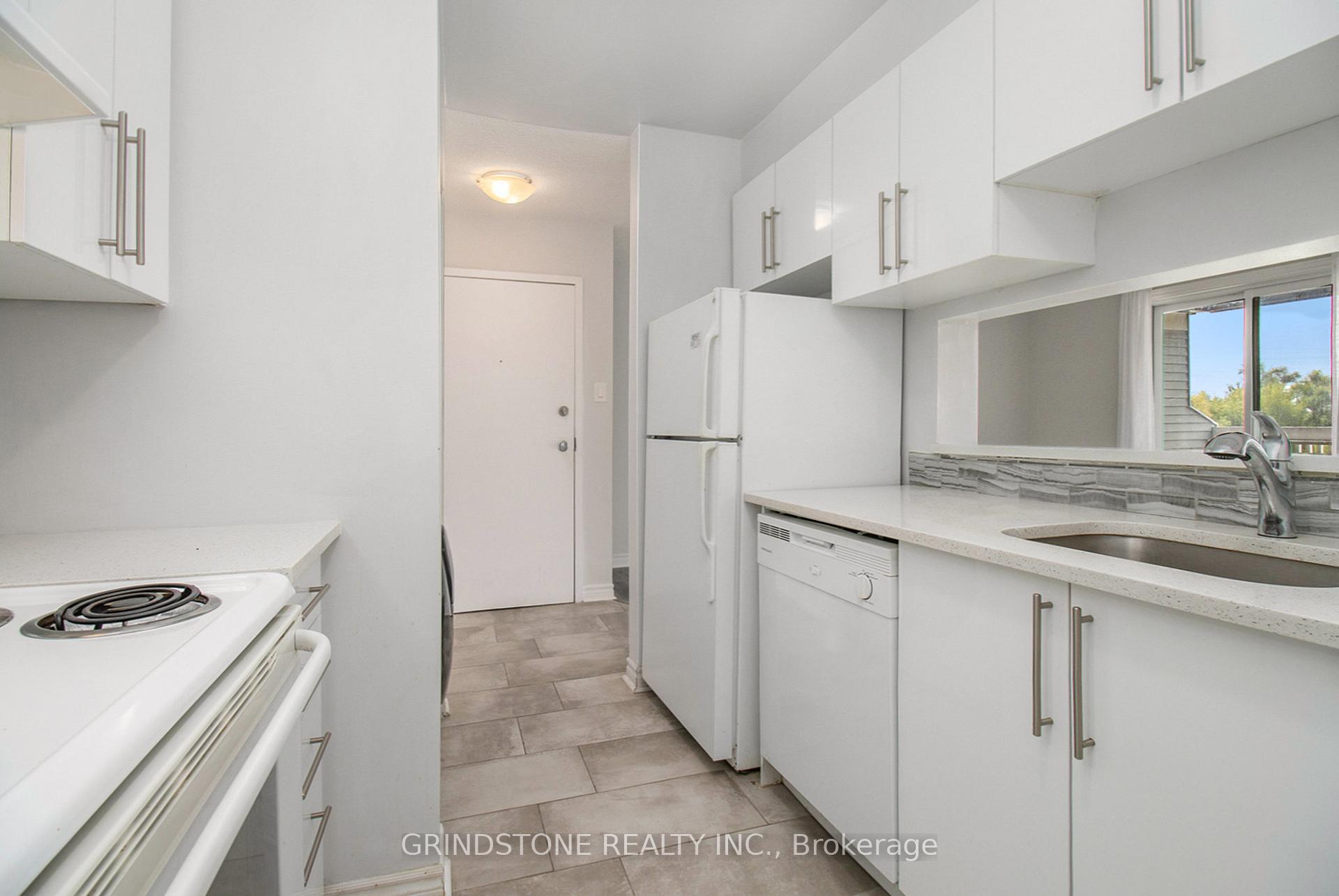 Photo 2 of Unit 216, 216 Viewmount Drive, Ottawa, Borden Farm/Stewart Farm/Carleton Heights/Parkwood Hills — HOMEH