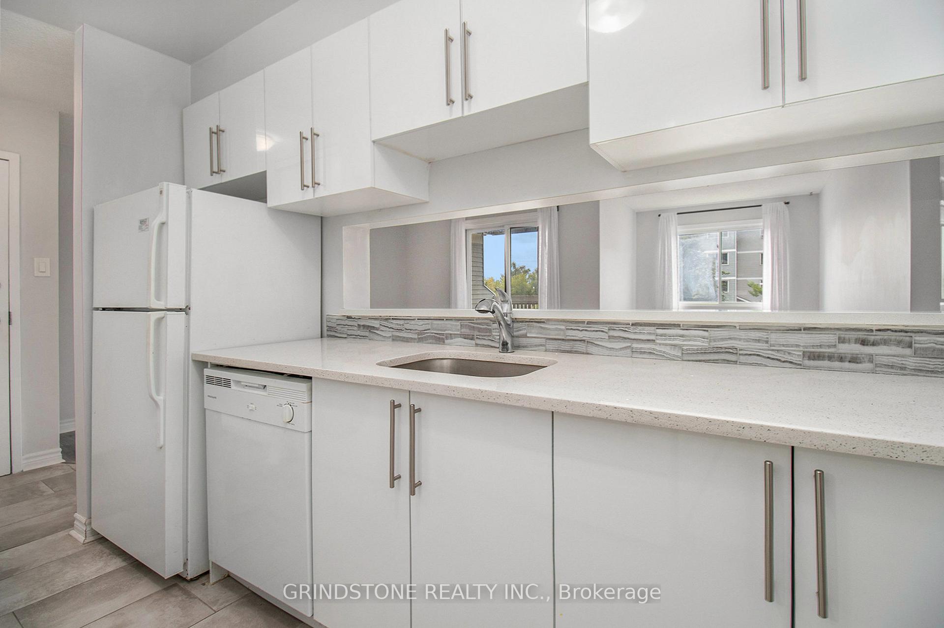 Photo 8 of Unit 216, 216 Viewmount Drive, Ottawa, Borden Farm/Stewart Farm/Carleton Heights/Parkwood Hills — HOMEH