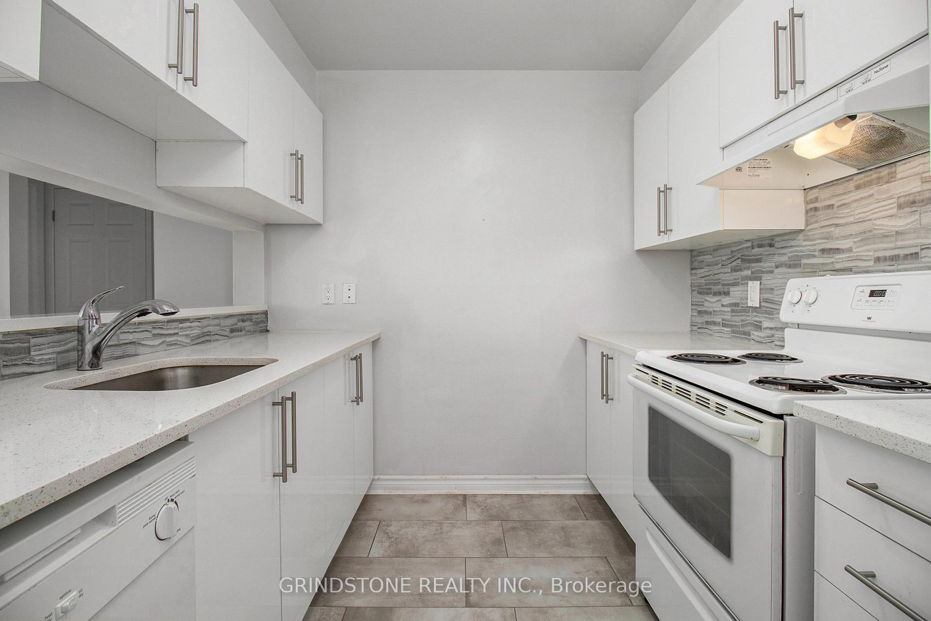 Photo 3 of Unit 216, 216 Viewmount Drive, Ottawa, Borden Farm/Stewart Farm/Carleton Heights/Parkwood Hills — HOMEH