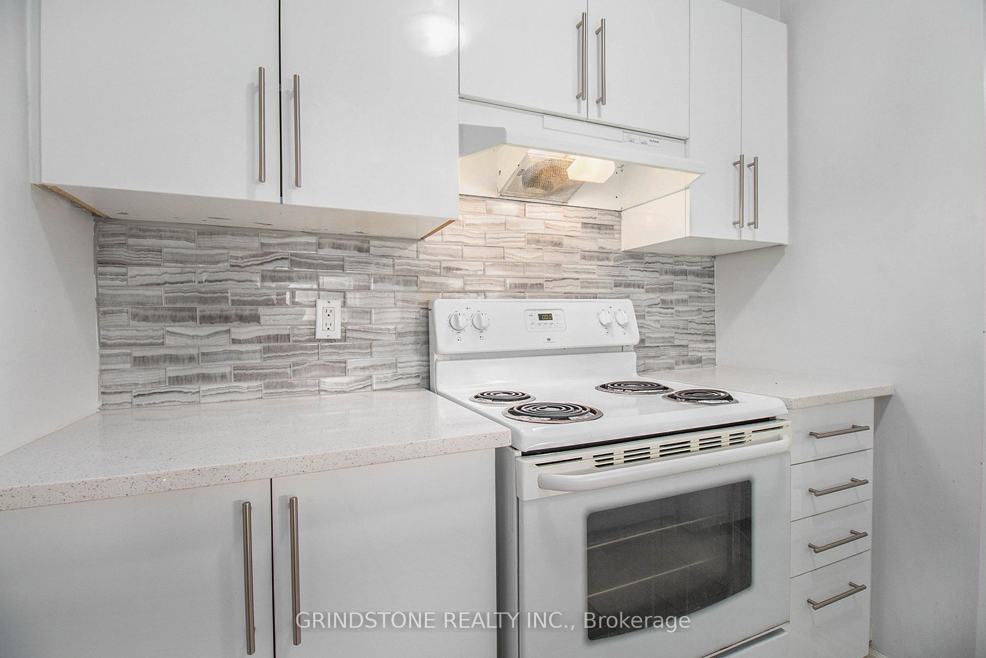 Photo 4 of Unit 216, 216 Viewmount Drive, Ottawa, Borden Farm/Stewart Farm/Carleton Heights/Parkwood Hills — HOMEH