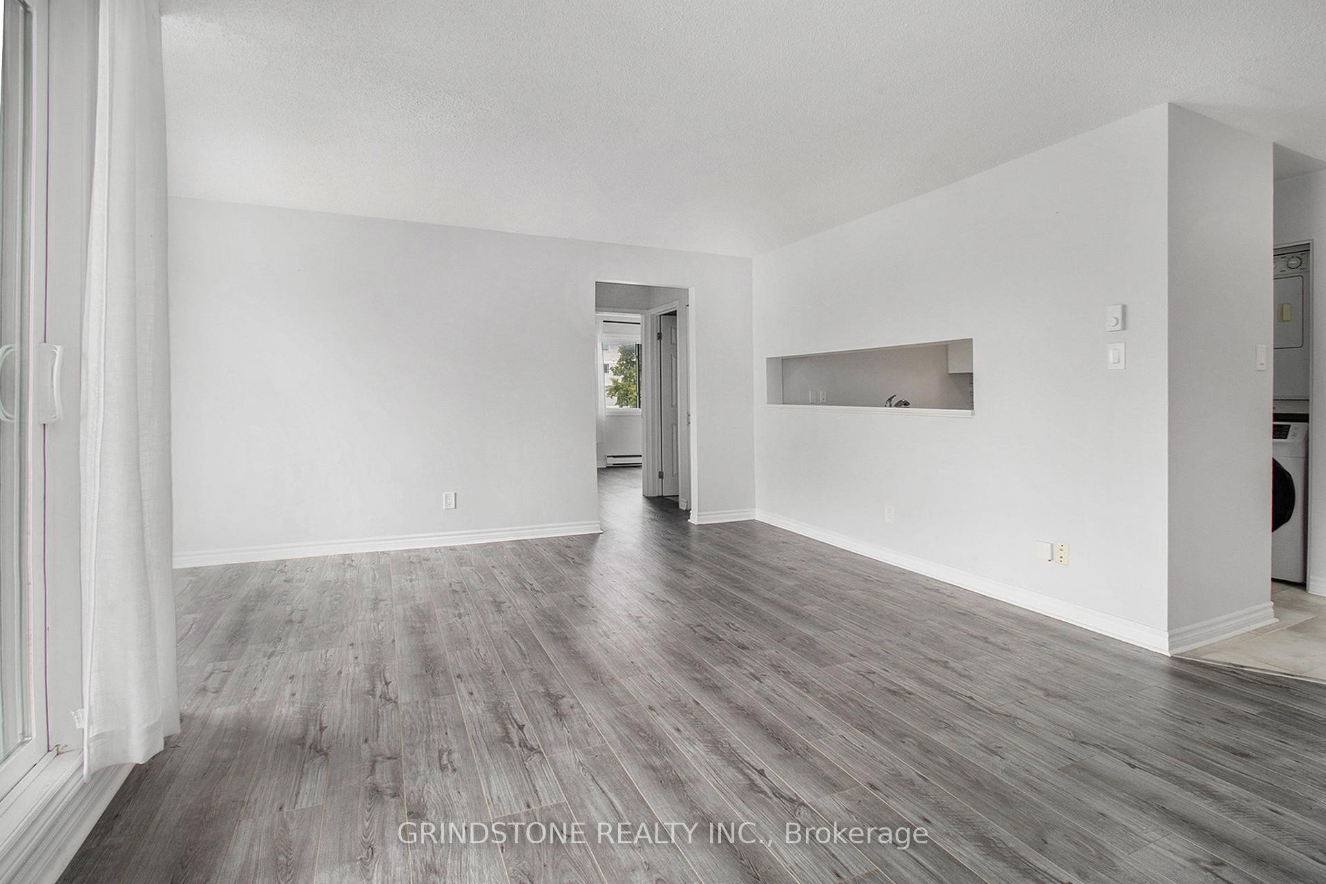 Photo 14 of Unit 216, 216 Viewmount Drive, Ottawa, Borden Farm/Stewart Farm/Carleton Heights/Parkwood Hills — HOMEH