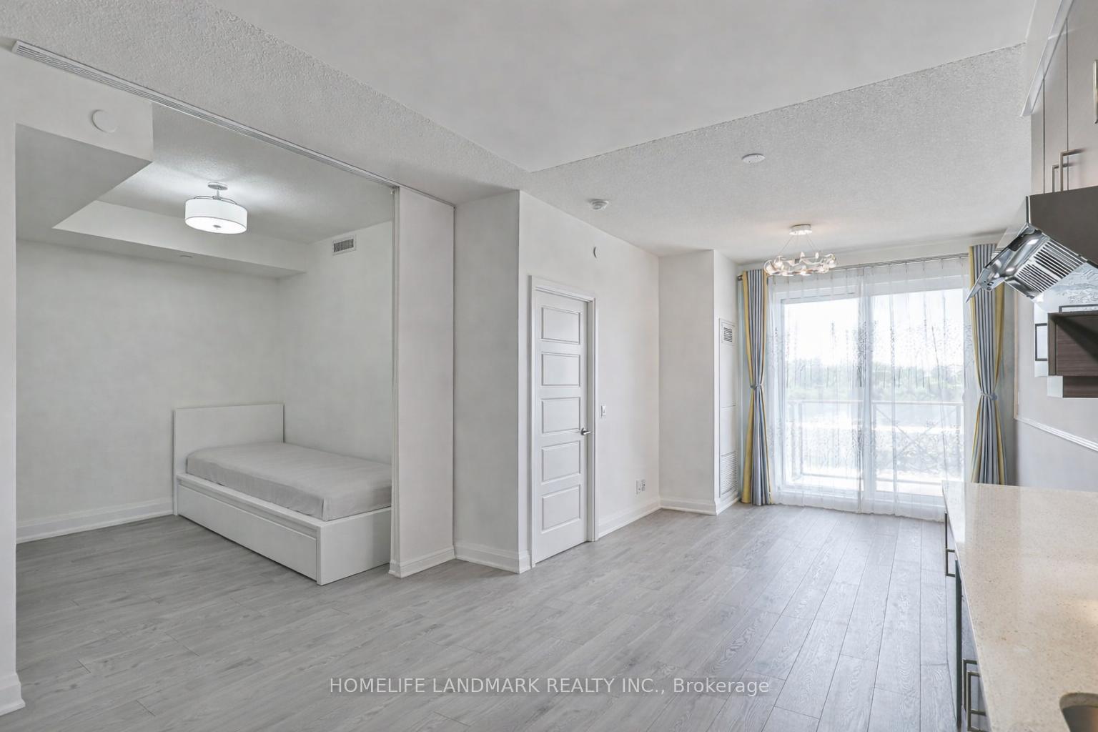 Photo 2 of Unit 321, 8200 Birchmount Road, Markham, Unionville — HOMEH
