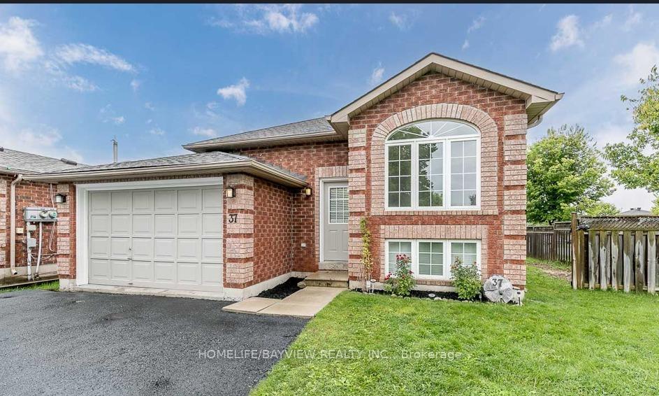 Photo 1 of 37 Ambler(Main Floor) Byway, Barrie, Georgian Drive — HOMEH