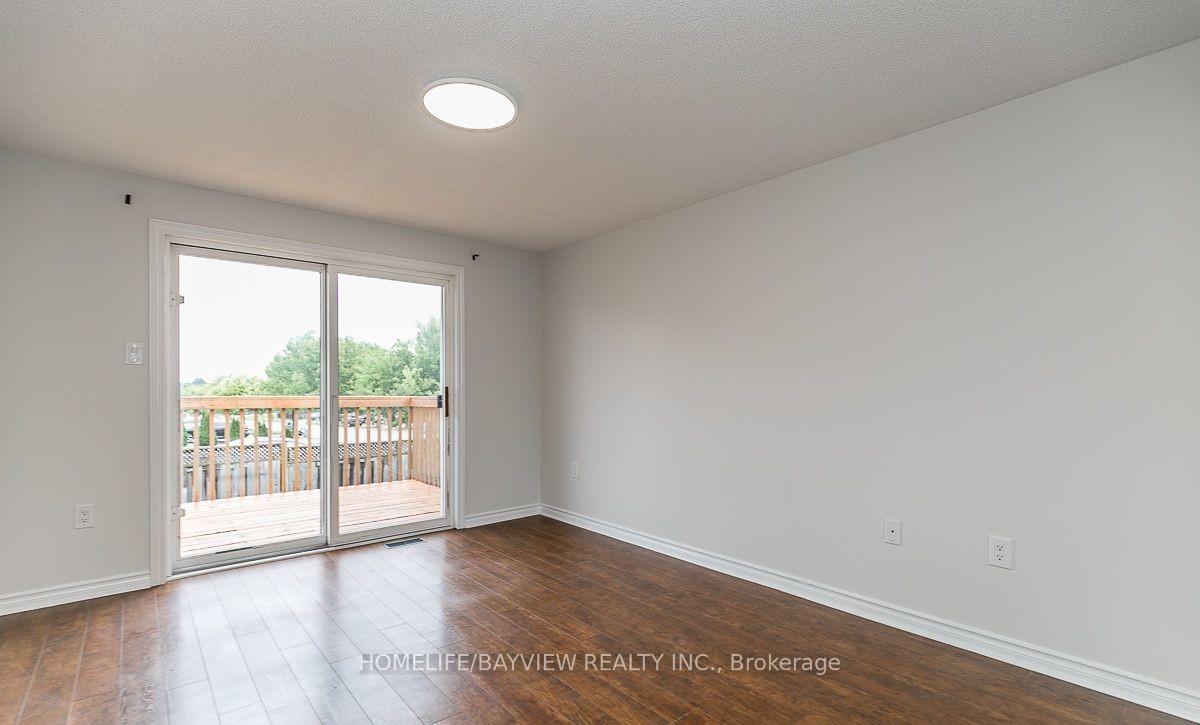 Photo 5 of 37 Ambler(Main Floor) Byway, Barrie, Georgian Drive — HOMEH